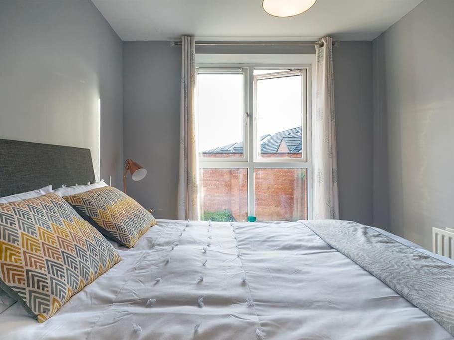 Lovely 2 Bedroom Apt At Ormeau Park W/ Free Parking Belfast Exteriér fotografie